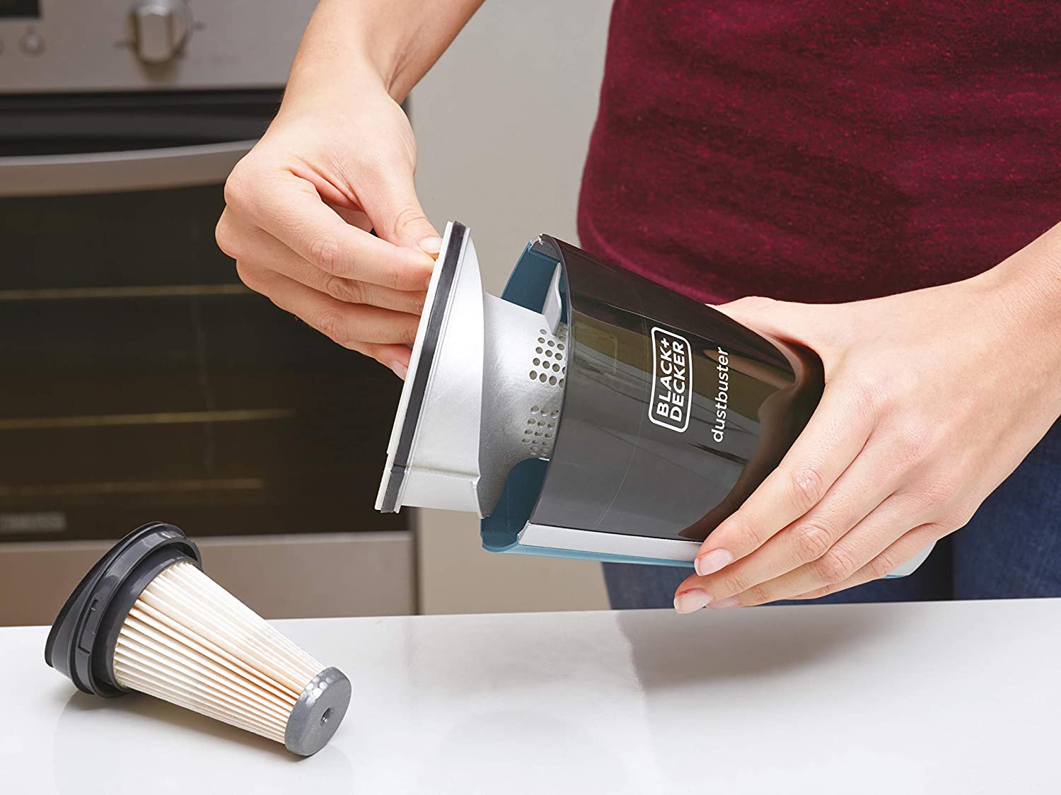 BLACK+DECKER 14.4V 28.8Wh Cordless Stick Vacuum Cleaner, 2Ah Lithium-Ion Battery 2in1 Floor مكنسة كهربائية عمودية لاسلكية 2 في 1 من بلاك & ديكر BLACK+DECKER 14.4V 28.8Wh Cordless Stick Vacuum Cleaner, 2Ah Lithium-Ion Battery 2in1 Floor مكنسة كهربائية عمودية لاسلكية 2 في 1 من بلاك & ديكر